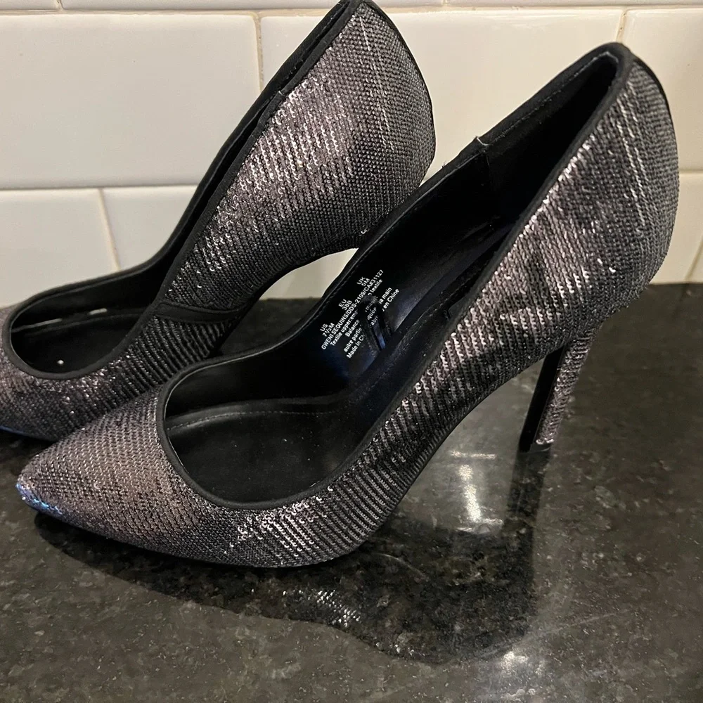 Dkny heels - Picture 2 of 8